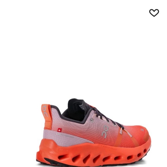 NWT On Cloud surfer trainers with laces - Picture 4 of 12